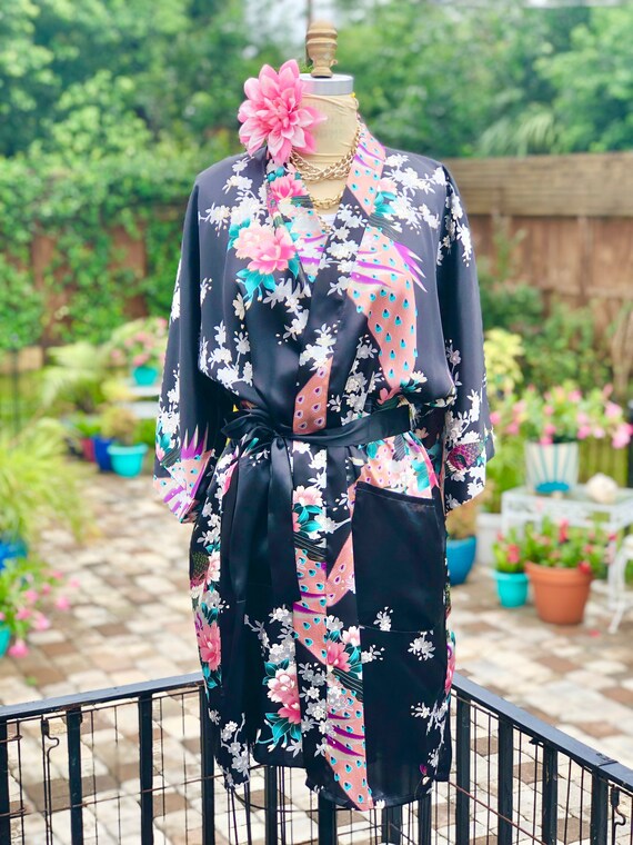 VINTAGE SATIN KIMONO/peacock print satin robe/blac