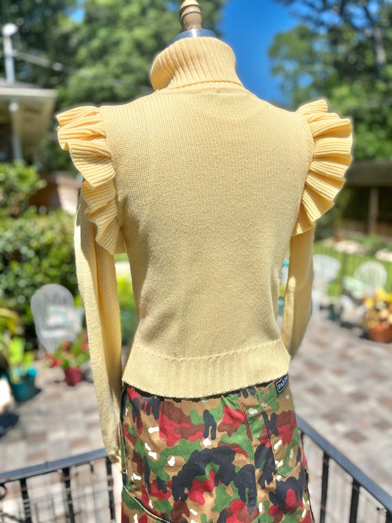 VINTAGE RUFFLE SWEATER/yellow ruffle vintage swea… - image 3