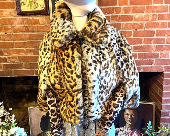 Vintage Leopard Faux Fur Cape: Bebe Fake Fur Caplet