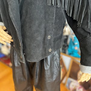 Vintage 80s fringe suede jacket: short black shoulder pad jacket image 6