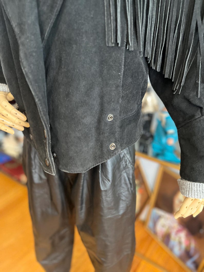 Vintage 80s fringe suede jacket: short black shoulder pad jacket image 6