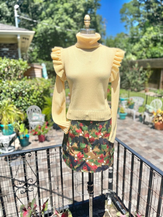 VINTAGE RUFFLE SWEATER/yellow ruffle vintage swea… - image 1