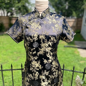 完売商品| ORIGINAL PUNCHING CHINO DRESS Illusion Neck Front Split Lace Cheongsam Knee Length Chinese