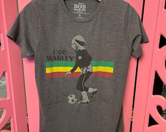 ★MARKET★ U BOB MARLEY SOCCER TSHIRT BLACK BOB MARLEY SOCCE Retro Soccer T-Shirt - Bob Marley Official Store