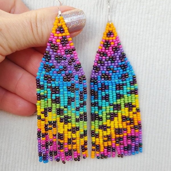 Autorskie kolczyki z koralików Kolczyki z koralików nasiennych Żyrandol Kolczyki z frędzlami Abstrakcja Kolczyki z eksplozją kolorów Riot Rainbow Gradient