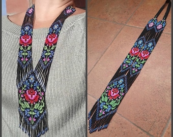 ウクライナのビーズ製ウィンターフラワーゲルダンネックレス、ビーズ織りネックレス、織りビーズゲルダン、ウクライナビーズ織りネックレス、ネイティブビーズネックレス、ボヘミアン