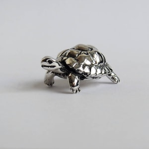 Tortoise figurine, silver