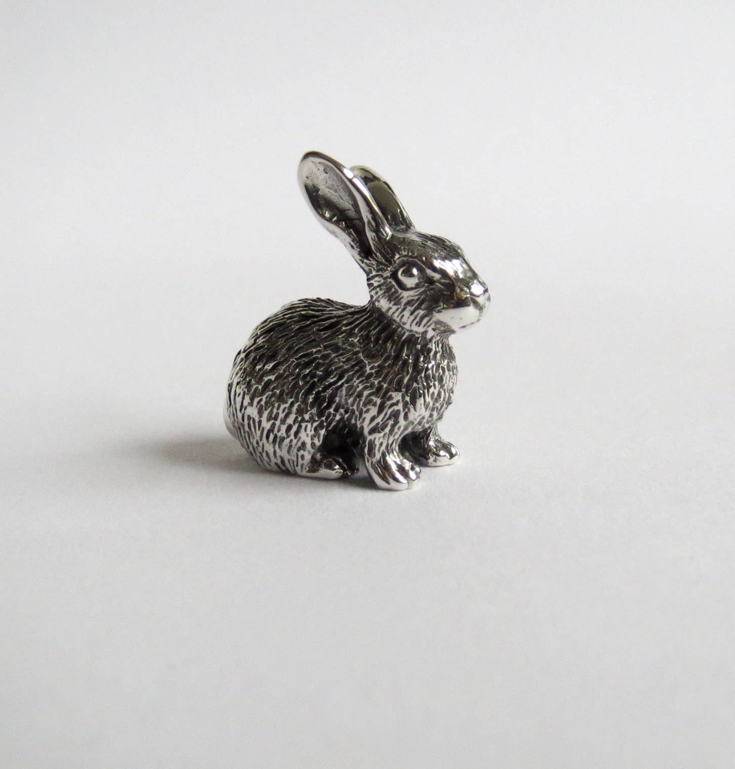 Silver rabbit figurine Clearance