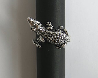 Crocodile ring,  silver