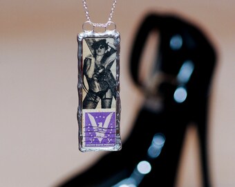 Unique en son genre récupéré vilain clochard timbre collier