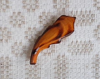 Vintage  wooden brooch, form leaf