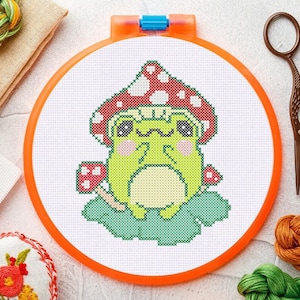 Mushroom Frog Cross Stitch Pattern. Instant download. Small and Easy Cross Stitch. Mushroom Stitch.