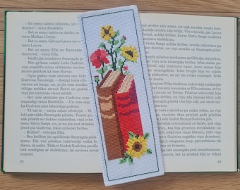 Handgefertigtes Lesezeichen. Kreuz gestickt auf Aida 14. DMC. Das ist ein gebrauchsfertiges Produkt. KEINE Kreuzstichpackung.