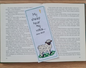 Handgemachtes religiöses Lesezeichen. Kreuz gestickt auf Aida 14. DMC. Das ist ein gebrauchsfertiges Produkt. KEINE Kreuzstichpackung.