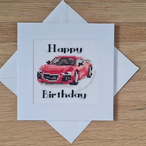 Carte de joyeux anniversaire voiture rouge au point de croix. Aida 14. DMC. Cette carte est prête à l'emploi. PAS un kit de point de croix.