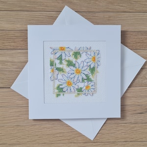 Carte brodée au point de croix. Aida 14. DMC. Cette carte est prête à l'emploi. PAS un kit de point de croix.