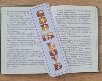 "Handgefertigtes ""God Is Love"" Lesezeichen." Kreuz gestickt auf Aida 14. DMC. Das ist ein gebrauchsfertiges Produkt. KEINE Kreuzstichpackung.