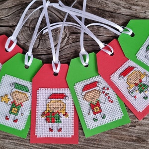 6 étiquettes cadeaux de Noël faites à la main.