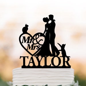 Personalized Wedding Cake topper with Cat, Wedding cake topper mr and mrs. Bride and groom Customized name funny cake topper