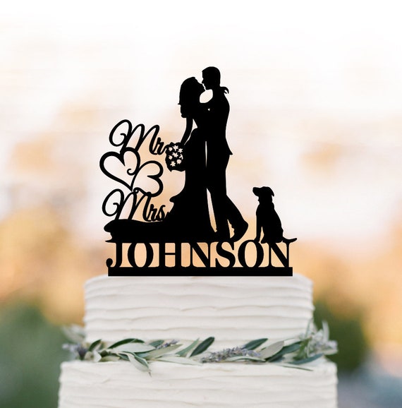 Cake Topper de mariage personnalisé avec monogrammes et silhouette du  couple et de leurs petits animaux