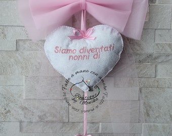 Fiocco nascita coccarda nascita in tulle da regalare ai nonni con il cuore ricamato e il nome del bimbo/ bimba o gemelli