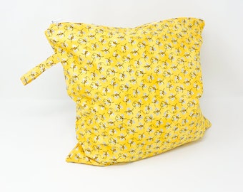 Waterproof Beach Bag, Beach Bag, Beach Bag with Zipper, Waterproof Tote, Waterproof Bag, Bee Bag, Wet Bag, Dry Bag, Swim Bag, Wrist Bag