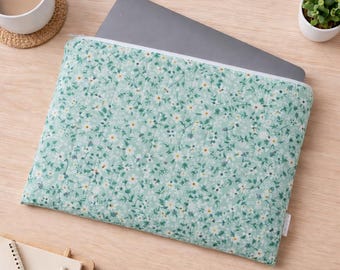 Green Floral Quilted Laptop Sleeve | Padded Laptop Case | Handmade Fabric Laptop Cover | Floral Laptop Sleeve