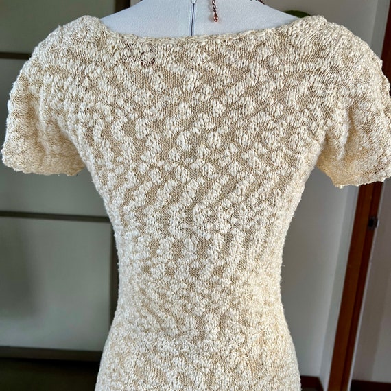 1950s vintage ivory and gold knit dress M - image 6