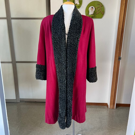 1940s vintage deep red swing coat with faux curly… - image 1