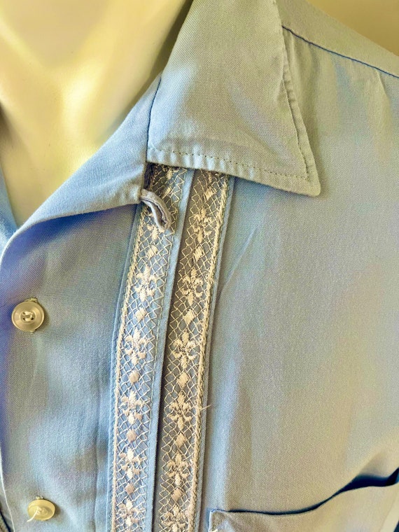 1950s vintage light blue Pilgrim soft rayon shirt… - image 3