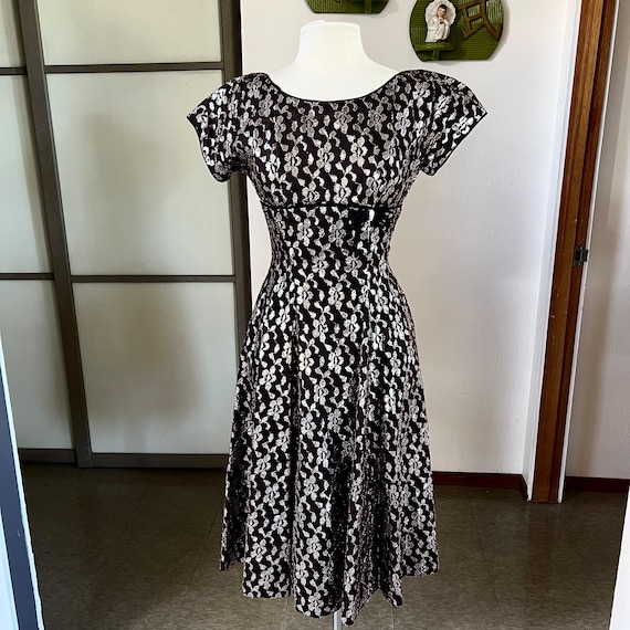 1950s or 60s vintage fit and flare empire waist m… - image 1