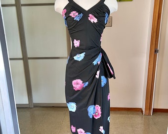 1950s vintage black cotton floral print sarong dress S