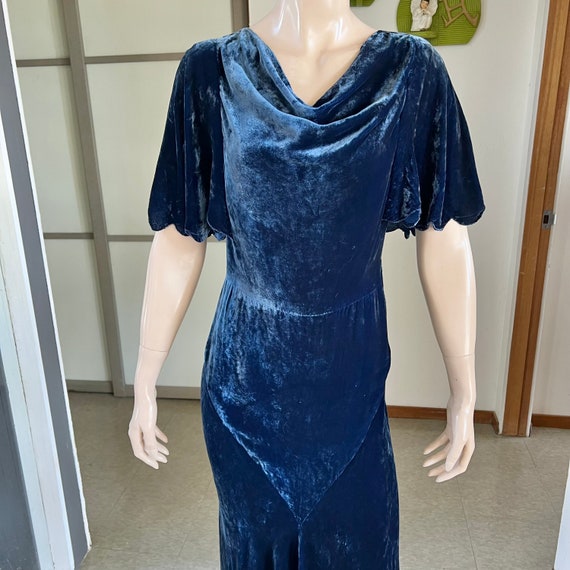 1930s vintage royal blue silk velvet bias cut gow… - image 2