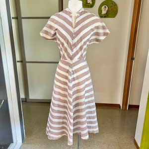 1950s vintage sheer chevron striped button front dress 28W