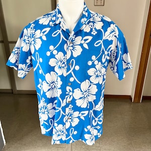 1960s vintage hibiscus print cotton Hawaiian shirt by Cherry Blossom L