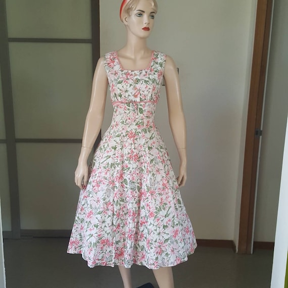 Sweet 1950s vintage floral summer dress 31W