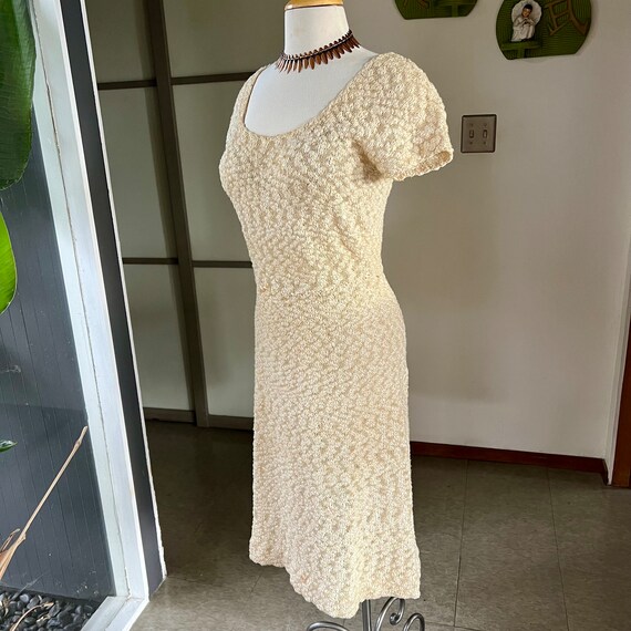 1950s vintage ivory and gold knit dress M - image 4