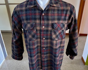 1960s vintage Pendleton wool plaid shirt with flap pockets L