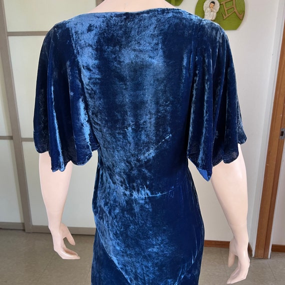 1930s vintage royal blue silk velvet bias cut gow… - image 8