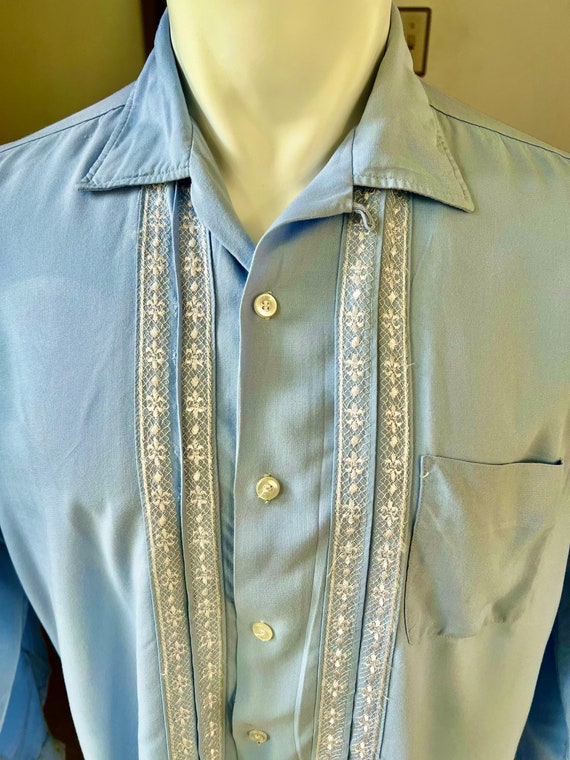 1950s vintage light blue Pilgrim soft rayon shirt… - image 4