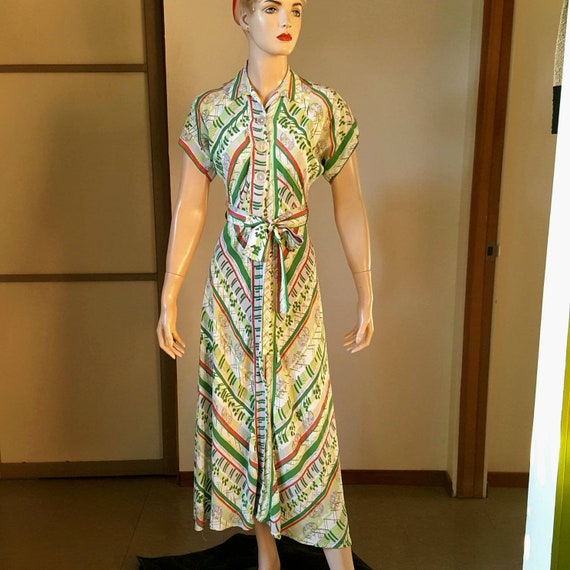 1940s Vintage Cold Silky Rayon Tribal Mask Print Z