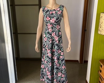 1960s vintage empire waist maxi Hawaiian dress 27-29w