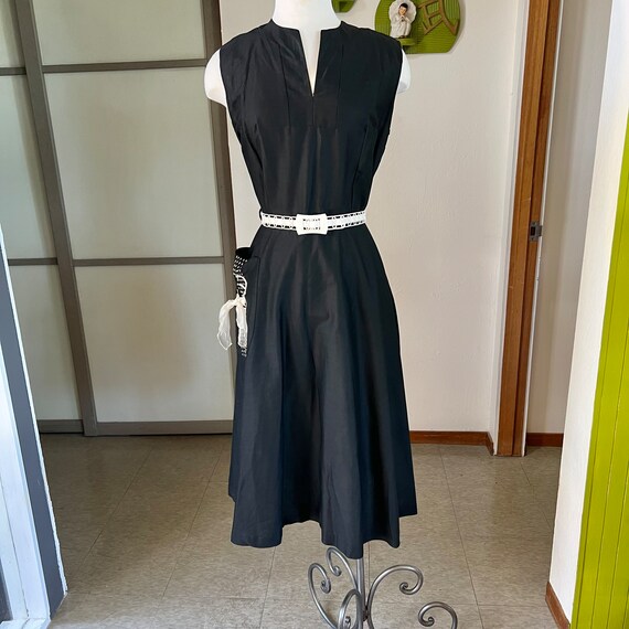 1950s vintage Ann Taylor Black cotton dress with amazing pocket detail 32W
