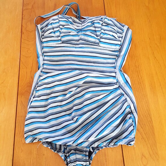 1950s vintage striped swimsuit with gathered side… - image 6