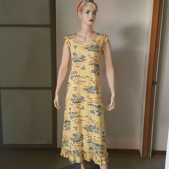 1950s Vintage Hawaiian Maxi Dress With Ruffled Sle
