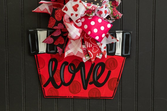 Easy to Make Wood Heart Wreath for Valentine's Day - Semigloss Design