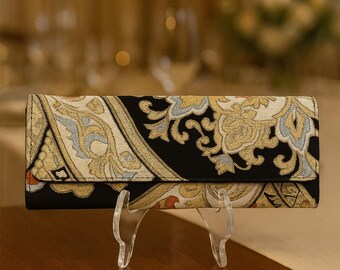 Vintage Charme: Handgefertigte Kimono-Abendtasche mit Arabeskenblumen