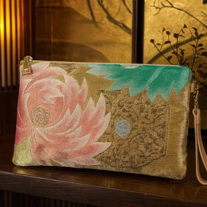 Elegante Clutch handgefertigt aus japanischem vintage Kimonogürtel