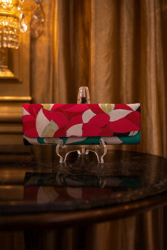 Elegance Unleashed: Handcrafted Vintage Kimono Clutch with BOTAN Pattern and Detachable chain