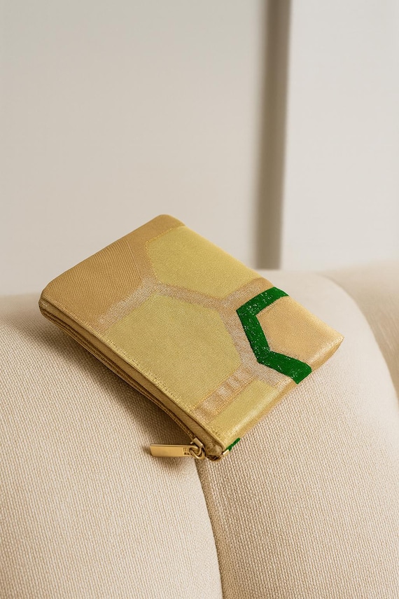 Beautiful handmade Zipper Pouch wallet in gold, coin purse, small pouch bag, Vintage Japanese Kimono Silk Fabric